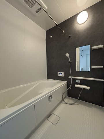 【浴室】 | 半身浴もゆっくり楽しめる広々浴室