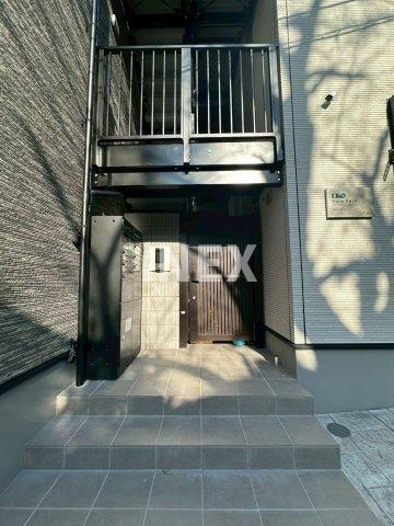 横浜市神奈川区入江１丁目の賃貸マンションのエントランス