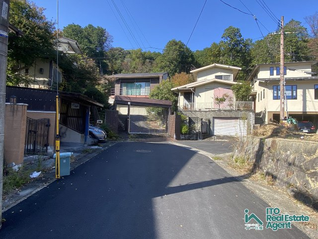 静市市原町 新築戸建の前面道路含む現地写真