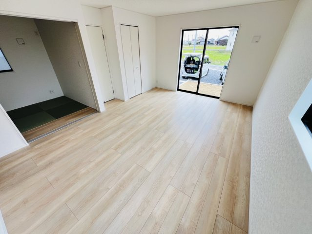 高浜市小池町6丁目2番13『仲介手数料無料』新築戸建ての前面道路含む現地写真