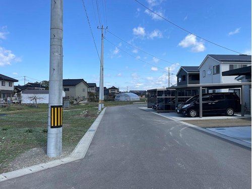 鶴岡市茅原町建売住宅【Ｚ空調】の前面道路含む現地写真|前面道路になります。
