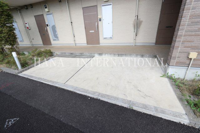 ラヴェニール国分寺のエントランス