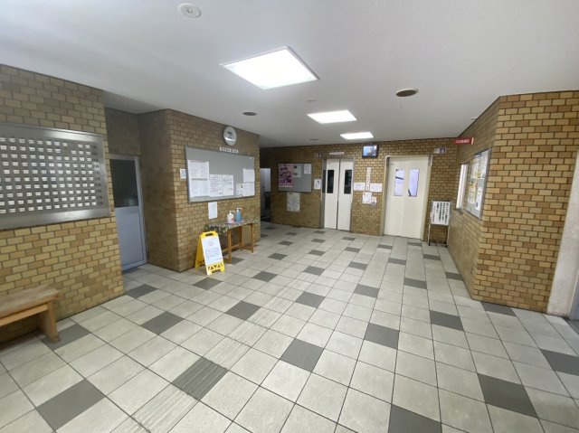 メガロコープ西陣のロビー