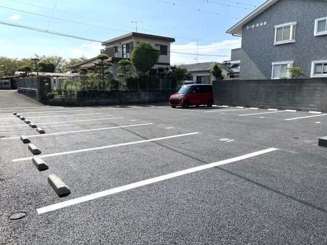 ルアナⅢの駐車場