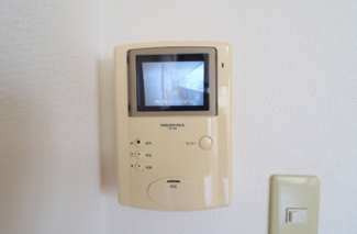 【セキュリティ】 | レ･ポワソン | ※同タイプ、別部屋写真使用。