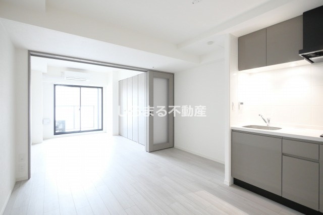 S-RESIDENCE阿波座bouncyの居間・リビング