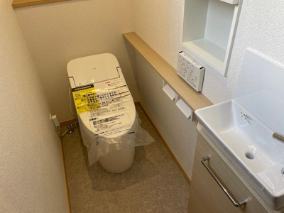 【トイレ】 | 鶴岡市大宝寺建売住宅【Ｚ空調】 | 節水タイプのトイレは水道代の節約に繋がります。