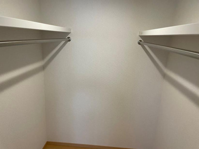 【収納】 | 鶴岡市大宝寺建売住宅【Ｚ空調】 | ハンガー収納でお洋服もシワなしです。