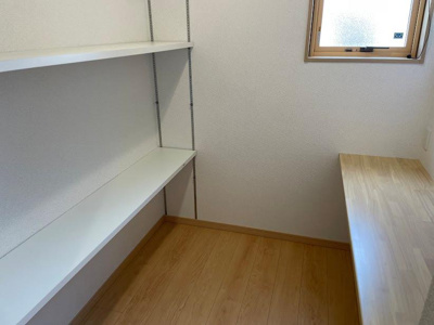 【収納】 | 鶴岡市大宝寺建売住宅【Ｚ空調】 | 本物件にはママコーナーがございます。収納から家事まで幅広い用途でご利用頂けるスペースです。