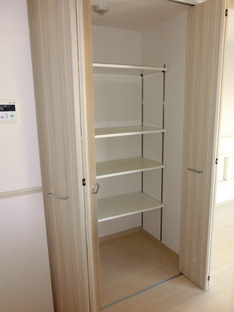 大阪市中央区本町橋の賃貸マンションの収納