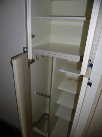 大阪市中央区本町橋の賃貸マンションの収納