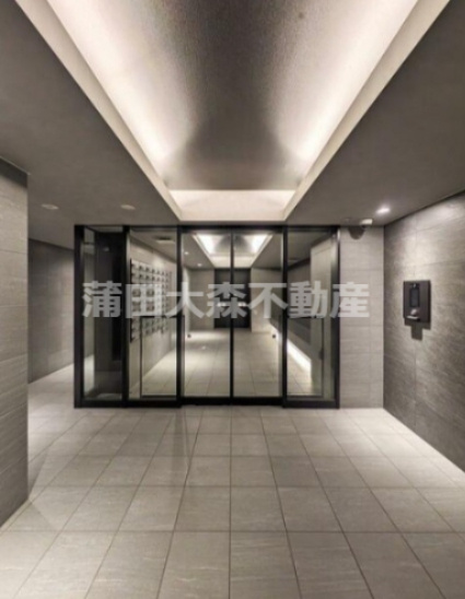 KDXレジデンス田園調布南のエントランス|エントランス　防犯カメラTVモニター付オートロック宅配BOXメールBOX管理人室