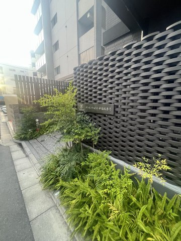 ザ・パークハビオ神楽坂香月のエントランス