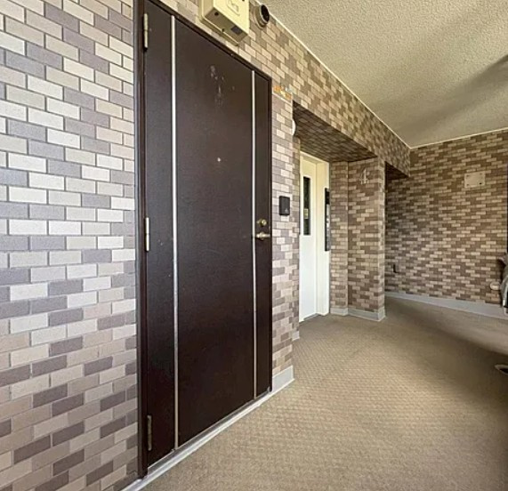 【玄関】 | レクセル小竹向原 | 帰り着くたびに洗練されたテイストの空間に迎えられ誇りと喜びを感じる玄関まわりです。