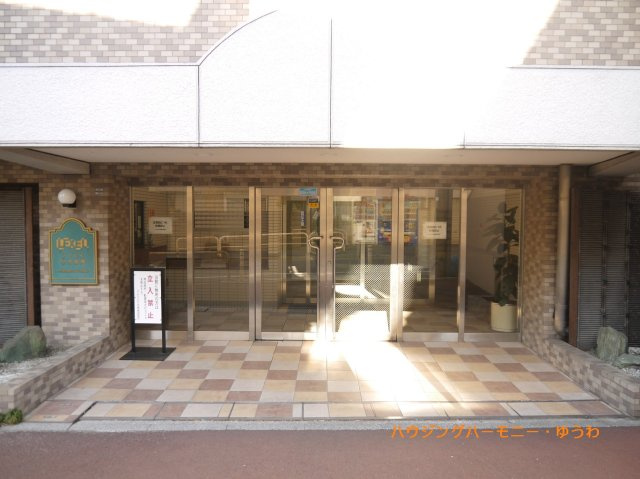 【エントランス】 | レクセル小竹向原 | 清廉とされたエントランスになっています。