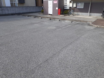 【駐車場】 | フリューリンク | 車をお持ちの方に嬉しい駐車場付きの物件です