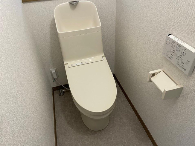 【内観：施工例】 | 酒田市駅東建売住宅【Z空調】 | 節水タイプのトイレは水道代の節約に繋がります。