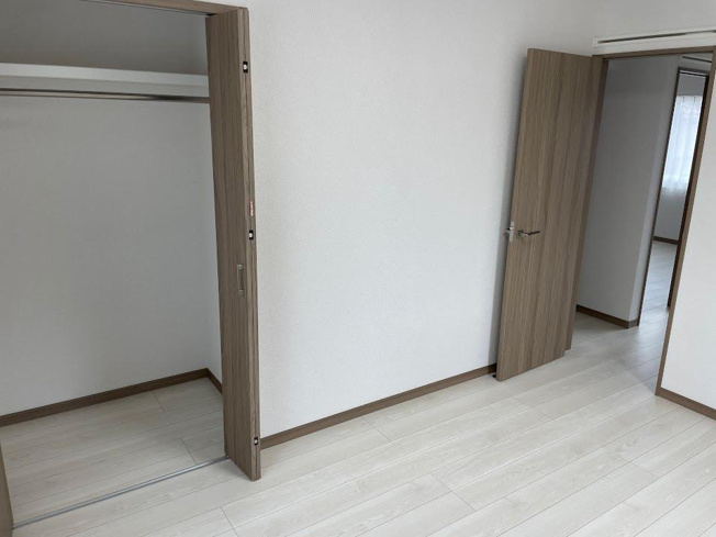 【内観：施工例】 | 酒田市駅東建売住宅【Z空調】 | ハンガー収納でお洋服もシワなしです。