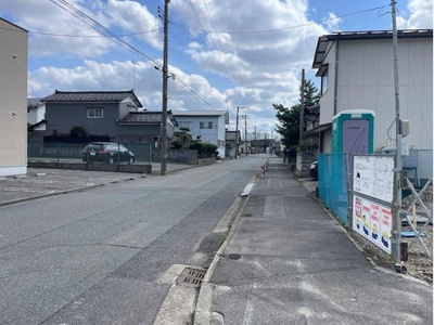 【前面道路含む現地写真】 | 酒田市駅東建売住宅【Z空調】 | 前面道路になります。