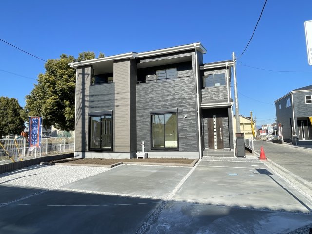藤岡市藤岡第34（全4棟）1号棟の外観|ナチュラルで飽きの来ないデザインは流行に左右されない家の形です。外構も綺麗に仕上がっています(^▽^)/
