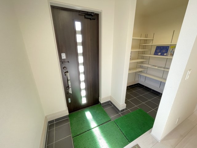 藤岡市藤岡第34（全4棟）1号棟の玄関