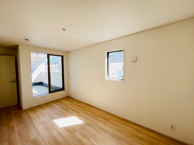 ♥♥糸満市大度第1-4号棟の洋室|ゆったりした洋室です