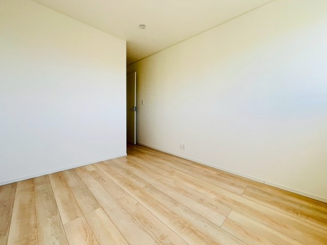 ♥♥糸満市大度第1-4号棟の洋室|落ち着いた色調の洋室です