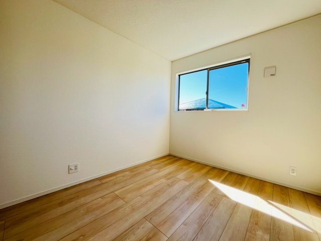 ♥♥糸満市大度第1-4号棟の洋室|明るい洋室です