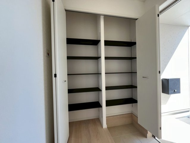 ♥♥糸満市大度第1-4号棟の収納|小物を収納するのに便利です