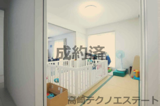 【和室】 | 高崎市棟高町中古戸建 | LDK横の和室6帖　もちろん仕切って個室に出来ます。