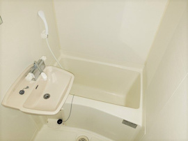 コンパクトで使いやすいお風呂です