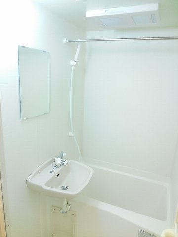 コンパクトで使いやすいお風呂です