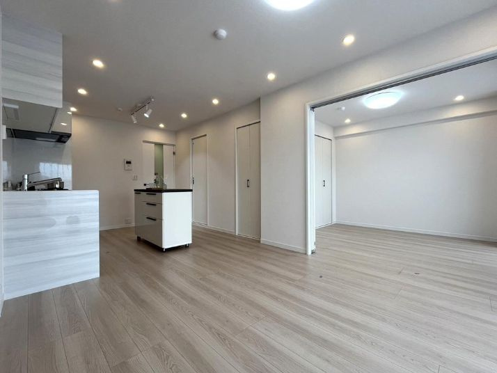 仲介手数料無料　エステ・スクエア新所沢の居間・リビング