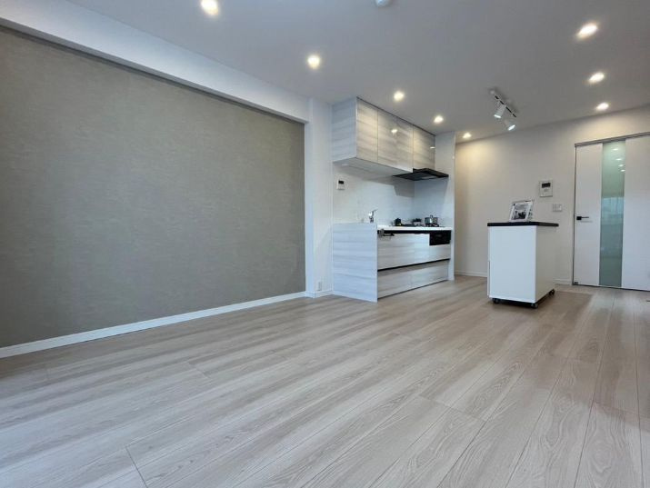 仲介手数料無料　エステ・スクエア新所沢の居間・リビング