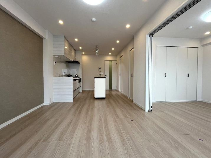 仲介手数料無料　エステ・スクエア新所沢の居間・リビング