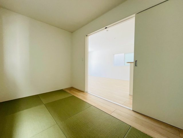 ♥♥糸満市大度第1-2号棟の和室|和室がひろがる居住スペース