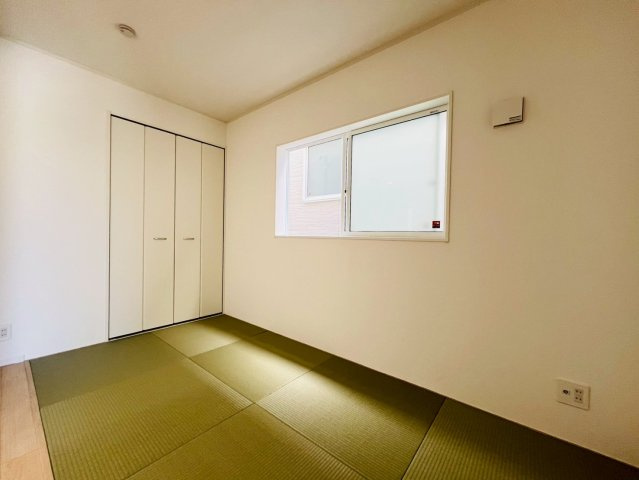 ♥♥糸満市大度第1-2号棟の和室|明るい和室です