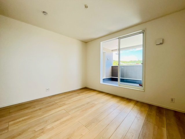 ♥♥糸満市大度第1-2号棟の洋室|ゆったりした洋室です