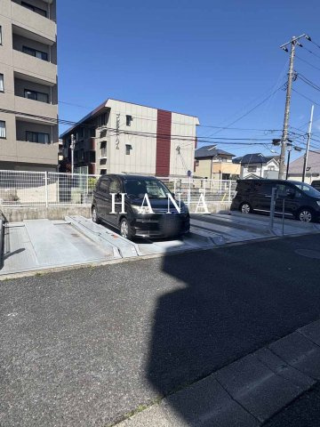 グッドフラット浦安 の駐車場