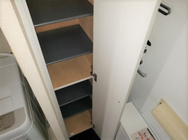 明るい色調の室内です