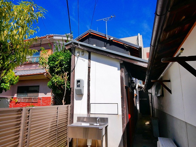 北小路貸店舗・事務所の外観