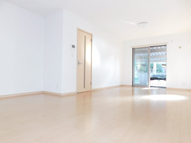 清須市朝日五条の中古一戸建の居間・リビング|◇リビング◇　　南面で広くて明るいリビング　（２０２５年９月リフォーム済）