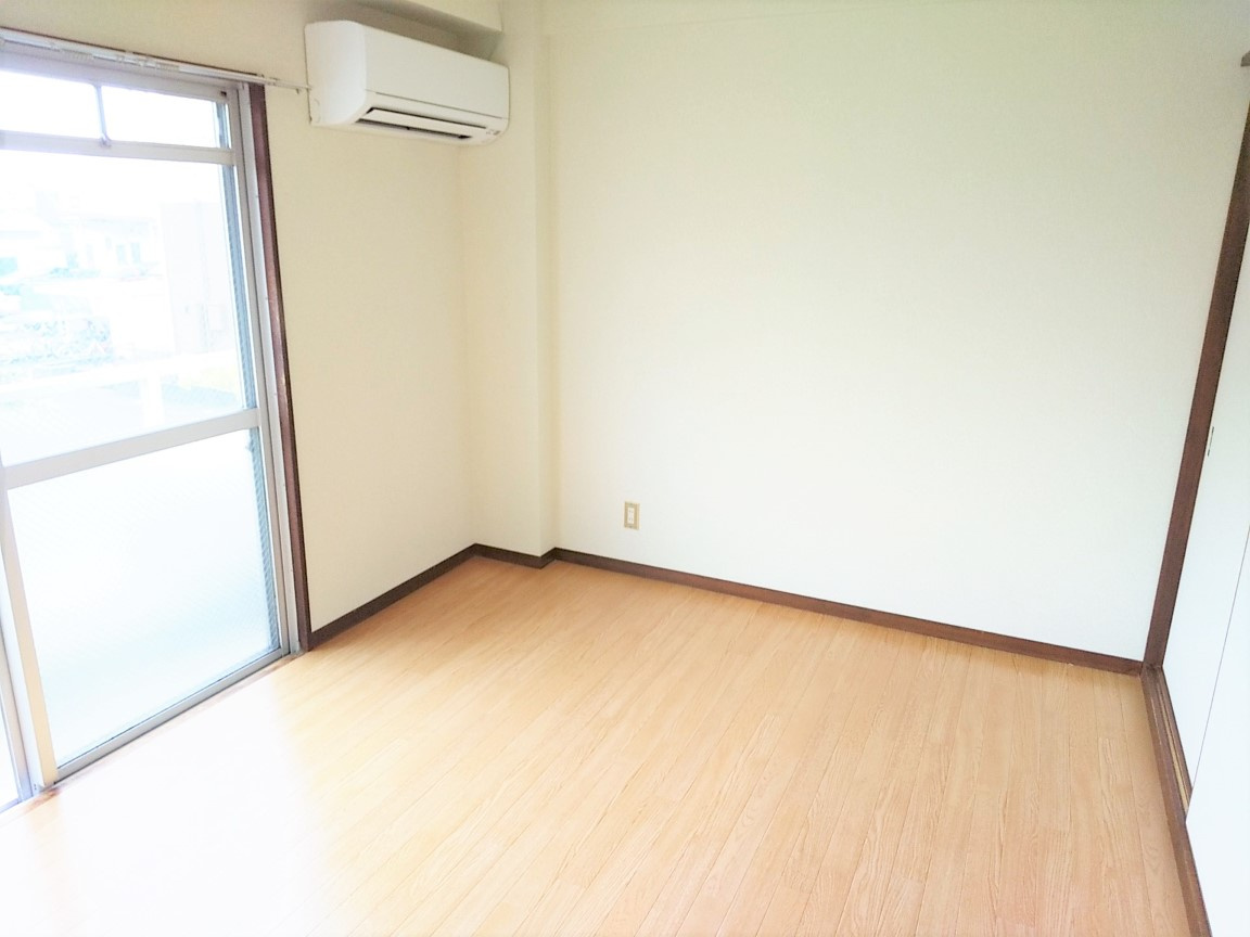 ６０６２４　岐阜市木ノ下町二丁目　売アパートの洋室