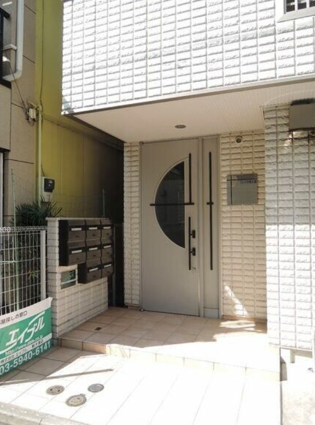 プレジオ南大塚のエントランス