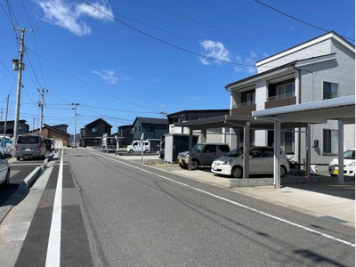 【前面道路含む現地写真】 | 鶴岡市北茅原町建売住宅【Ｚ空調】 | 前面道路になります。