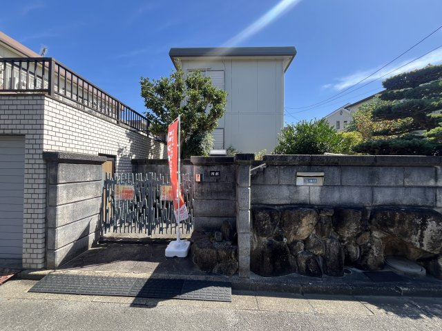 和泉市青葉台一丁目戸建賃貸の外観