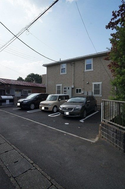 プティ　アンジュの駐車場