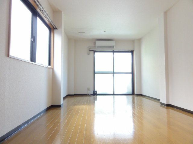 イマージュ赤坂の居間・リビング