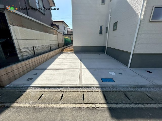西区指扇領別所　新築戸建　リーブルガーデン01の駐車場
