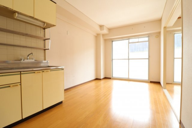 セントラルコート南茨木の居間・リビング